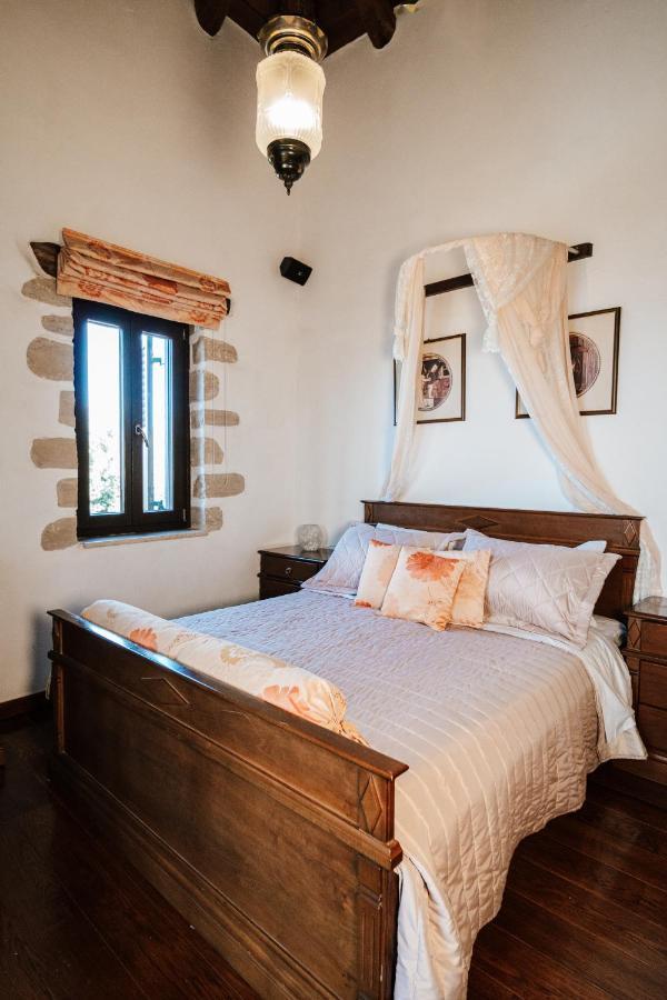 Your-villa, In Crete Villaer